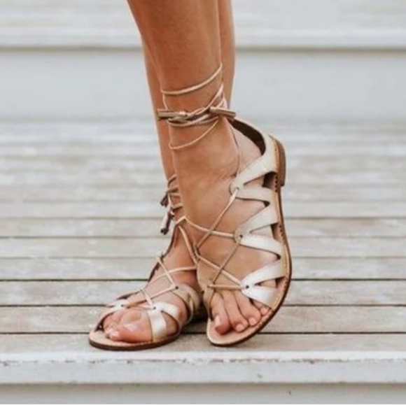 Lilly Pulitzer Shoes - Lilly Pulitzer Fit To Be Tied Gladiator Flat Sandals Metallic Gold Size 10